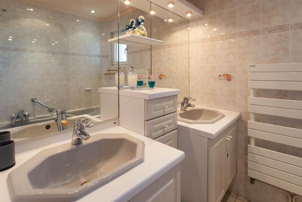 A6- 2 Bdr Incredible Sea View - Ac, Garage & Terrace Antibes Exterior foto